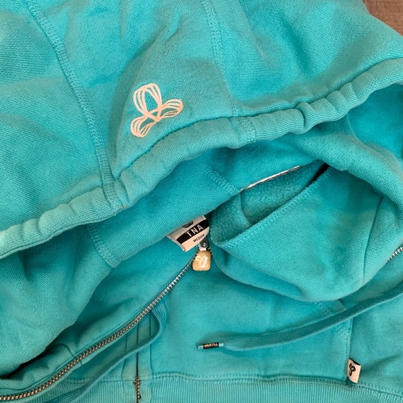 Aritzia TNA Zip Up - Picture 2 of 2